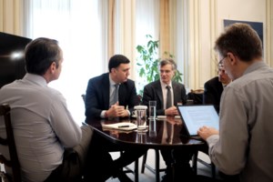 Συγκλονιστική μαρτυρία πρώην ασθενή με κορονοϊό: Ήμουν διασωληνωμένος για 14 ημέρες, κόλλησα τον πατέρα μου και πέθανε