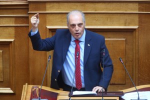 Η "Ελληνική Λύση" και ο Βελόπουλος τα βάζουν με τον Αρχιεπίσκοπο Ιερώνυμο - "Ο Χριστόδουλος δεν θα έκανε ποτέ κάτι τέτοιο"