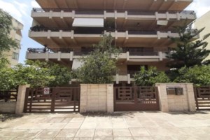 Γλυφάδα: Ο Αιγύπτιος ήταν δίπλα στην οικογένεια Καρνέση ακόμα και στα εγκαίνια των πλοίων, με Πάγκαλο και Παπαθανασίου