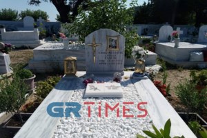 Μπάμπης Αναγνωστόπουλος: Μεταβιβάζει την προσωπική περιουσία του στη μικρή Λυδία