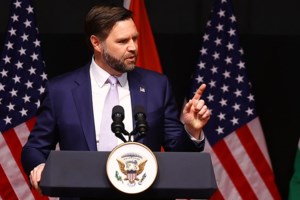 Ο Τραμπ πιέζει τον Ζελένσκι: "Η Κριμαία χάθηκε πριν από χρόνια - Οι εμπρηστικές δηλώσεις του καθυστερούν την ειρήνη"