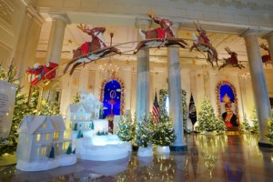 Γράμμα στον Αγιο Βασίλη: Ιδού ο βοηθός του ο "Πίξελ", ο ψηφιακός ταχυδρόμος των ΕΛΤΑ