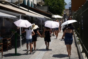 Κορονοϊός: Αυξήθηκε η θετικότητα, 125% πάνω οι διασωληνώσεις, άνοδος 41% στις εισαγωγές