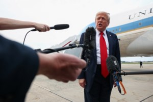 Παγκόσμιο Κύπελλο Συλλόγων: Ο Τραμπ "χάλασε" την απονομή - Του είπαν να φύγει από το βάθρο αλλά δεν ήθελε - εικόνα 3