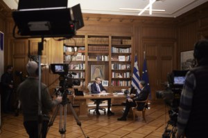 Gay γάμοι: Ανοχή Μητσοτάκη σε διαφωνίες υπουργών - Τα μηνύματα της συνέντευξης στην ΕΡΤ