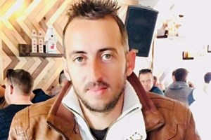 Λάρισα: Άνδρας απειλούσε να πυρποληθεί γιατί δεν βλέπει το παιδί του - "Φωτιά σε μένα, δεν μου φταίτε εσείς" - εικόνα 4