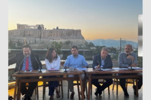 Διπλό "σφυρί" για ακίνητα σε Πανεπιστημίου και Παγκράτι των υποδημάτων Πετράκης - εικόνα 3