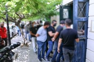 Γλυκά Νερά: Νέες αποκαλύψεις για το αυτοκίνητο διαφυγής των δραστών - Τι αποκάλυψε το "Τούνελ" [Βίντεο]