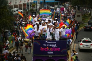 Ρωσία: Μυστηριώδης θάνατος για αντιπρόεδρο τράπεζας - Έπεσε από το διαμέρισμά της στον 11ο όροφο - εικόνα 3