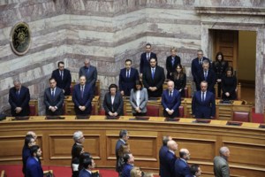 Σακελλαροπούλου για Τέμπη: Δύο χρόνια μετά, το αίτημα για αλήθεια, λογοδοσία και απονομή δικαιοσύνης είναι πάνδημο