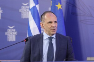 Γεραπετρίτης στο capital: Δεν υφίσταται λόγος ανασχηματισμού - Οχι και στα σενάρια πρόωρων εκλογών