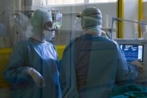 Ο κορονοϊός "σκεπάζει" την Ευρώπη: Ρεκόρ κρουσμάτων σε Βρετανία και Ολλανδία - εικόνα 3