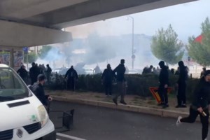 Μαρσέιγ - ΠΑΟΚ: Εικόνες ντροπής - Τρομερά επεισόδια και δακρυγόνα έξω από το "Βελοντρόμ"