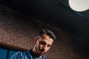 Ζαχαροπλαστείο για σκύλους φτιάχνει λαχταριστές τούρτες, cupcakes και λιχουδιές για τετράποδα με... απαιτητικό ουρανίσκο [εικόνες] - εικόνα 4