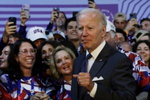 Τζο Μπάιντεν: Θετικός στον κορονοϊό με συνάχι, κόπωση και περιστασιακά ξηρό βήχα - Παίρνει το αντιικό Paxlovid