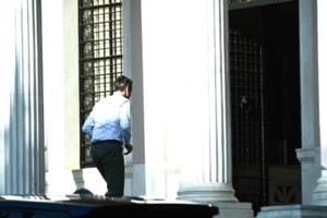 Το Ιράν είναι γίγαντας χωρίς πόδια και το Ισραήλ έχει πυρηνικά, λέει ο Καραϊωσηφίδης