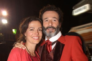 Θανάσης Ευθυμιάδης: Από το Ντόλτσε Βίτα στην ασκητική ζωή - Περπάτησε πάνω σε σπασμένα γυαλιά [βίντεο] - εικόνα 2