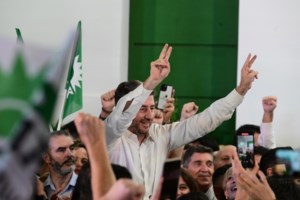 Συγχαρητήρια Σακελλαροπούλου σε Ανδρουλάκη για την επανεκλογή του στο ΠΑΣΟΚ - Επικοινωνία με Σημίτη και Βενιζέλο