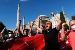 Υποκρισία: Η ορθόδοξη Μόσχα "βάζει πλάτες" στον Ερντογάν για την Αγιά Σοφιά- Εσωτερικό θέμα της Τουρκίας, δεν επεμβαίνουμε