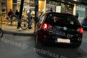Λάρισα: Συγγενείς 12χρονου επιτέθηκαν στους κατηγορούμενους για τον θάνατό του από το τρένο - εικόνα 2