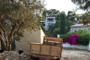 Επιχείρηση για τη διάσωση επιβατών ταχύπλοου που βυθίστηκε στη Ύδρα - Προσέκρουσε σε βράχια