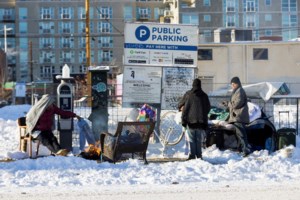 Στη δίνη πολικού ψύχους εκατομμύρια Αμερικανοί - Χριστούγεννα χωρίς ηλεκτρικό ρεύμα, εκατοντάδες εγκλωβισμένοι - Tουλάχιστον 17 θάνατοι - εικόνα 4