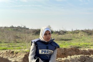 Κίνα: Παγιδεύτηκε για 30 ώρες σε ένα δωμάτιο και έγραψε μήνυμα σε μαξιλάρι με το αίμα της - Την έσωσε νεαρός διανομέας