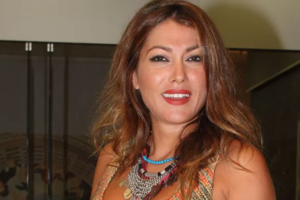 Κλέλια Ρένεση: Για κάμπινγκ με... "τον έρωτά σου αγκαλιά, να έχεις μόνο τα απαραίτητα, και να τα εκτιμάς"