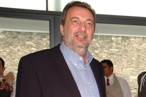 Τάσος Αρνιακός: Αποχωρεί από τον Ant1 μετά από 19 χρόνια - "Του διοργάνωσαν πάρτι και δεν πήγε" - Tο παρασκήνιο