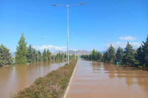 Παραμένει κλειστή η Εθνική Οδός στη Λάρισα - Θα χρειαστούν ημέρες για την αποκατάστασή της