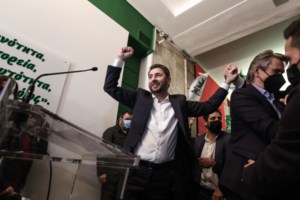 Νίκος Ανδρουλάκης: Στη... "γιάφκα" της Μαντζάρου γιόρτασε τη μεγάλη νίκη του - Με "Καλημέρα Ηλιε" και μαντινάδες [εικόνες] - εικόνα 4