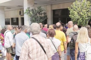 Παλιά ταυτότητα ή νέα ταυτότητα: Τρολάρισμα χωρίς τέλος στο Twitter