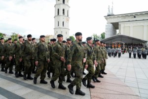 Ουκρανικά drones παρέλυσαν τα αεροδρόμια της Μόσχας