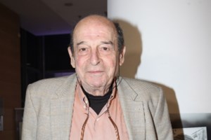 Συγκινεί η Άννα-Μαρία Παπαχαραλάμπους στο "αντίο" της στον Μανούσο Μανουσάκη: "Μου έδωσες τα φτερά και με άφησες να πετάξω" - εικόνα 2