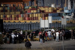 Αυτοψία των αρχών για τις συνθήκες του θανατηφόρου εργατικού ατυχήματος στην προβλήτα της Cosco