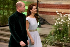 Έτσι εκδικείται η πριγκίπισσα Βεατρίκη: Η πληρωμένη απάντηση στους haters που κάποτε την έκαναν να κλάψει για τα ρούχα της - εικόνα 9