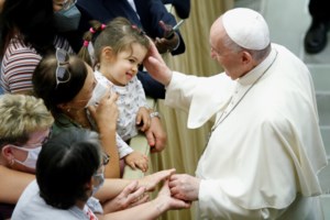 Σοκάρουν οι μαρτυρίες των θυμάτων των καθολικών ιερέων στη Γαλλία- "Με έσφιγγε στο στήθος και μου κατέβαζε το εσώρουχο"