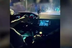 "Πάρτι" σε περιπολικό: Σε διαθεσιμότητα τέθηκαν δύο αστυνομικοί - Διατάχθηκε ΕΔΕ [βίντεο]