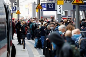 Κορονοϊός: Εξαπλώνεται η υποπαραλλαγή της μετάλλαξης Δέλτα - Πιο μεταδοτική αλλά με λιγότερα συμπτώματα