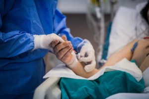 Κίνα: Φόρος τιμής στον 34χρονο γιατρό Λι Γουενλιάνγκ -Σήμανε συναγερμό για τον νέο κορονοϊό, πριν νοσήσει και ο ίδιος - εικόνα 2