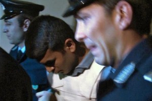 Κυριάκος Βελόπουλος: Ζητά από τη Βουλή να προσλάβει τη μητέρα της Μυρτούς που κακοποιήθηκε στην Πάρο