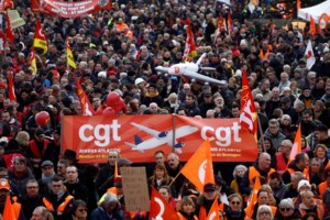 Σάλος στη Βρετανία με την υπουργό Παιδείας: Με Rolex 11.000 ευρώ στο χέρι ζητάει από τους απεργούς να είναι... ρεαλιστές - εικόνα 2