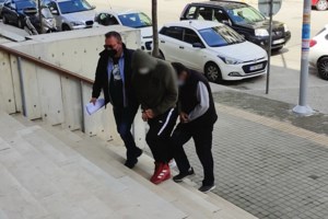 Τραγωδία στη Θεσσαλονίκη: Ελεύθεροι πατέρας και γιος - Εισαγγελική έρευνα για τον θάνατο του 15χρονου [εικόνες] - εικόνα 4