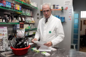 "Κληρώνει" σήμερα για τα self test: Θετικοί οι φαρμακοποιοί για παράταση, αλλά αντιδρά ο Λουράντος