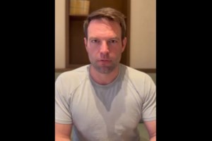 Ρωμανός: Ο Κασσελάκης εκδράμει αμέριμνος αντί να δώσει απαντήσεις στις καταγγελίες