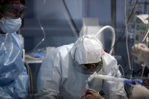 Συγκλονίζει ο εκπαιδευτικός από την Πέλλα που νοσηλεύτηκε με κορονοϊό: Ανέβηκα την ανηφόρα προς τις πύλες της κολάσεως - εικόνα 2