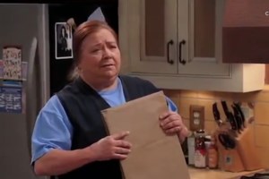 Τσάρλι Σιν: Πλήρωσε 120.000 δολάρια σε πρώην του - Τον κατηγορεί ότι της έκρυψε πως έχει AIDS και την έβαλε σε κίνδυνο