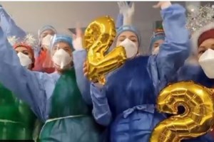 Mετάλλαξη Όμικρον: Ο ταχύτερα διαδεδομένος ιός στην ιστορία της ανθρωπότητας - Άφησε πίσω της την ιλαρά, λένε οι επιστήμονες - εικόνα 3