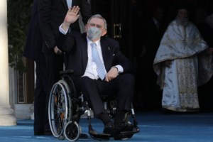 Πυρετώδεις προετοιμασίες για την ταφή του τέως βασιλιά Κωνσταντίνου - Αγνώριστο το Τατόι σε δύο μέρες [εικόνες-βίντεο] - εικόνα 2