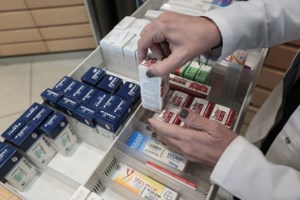 Χρυσοχοΐδης: Δεν θα παίξουμε με τις ελλείψεις φαρμάκων - Απαλλαγή των Θεσσαλών πλημμυροπαθών από τη συμμετοχή